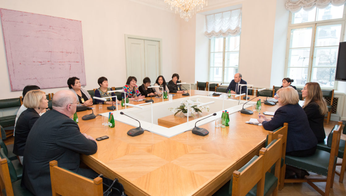 Komisjoni liikmed kohtuvad Kasahstani delegatsiooniga, kes tutvuvad Eesti tervishoiukorraldusega